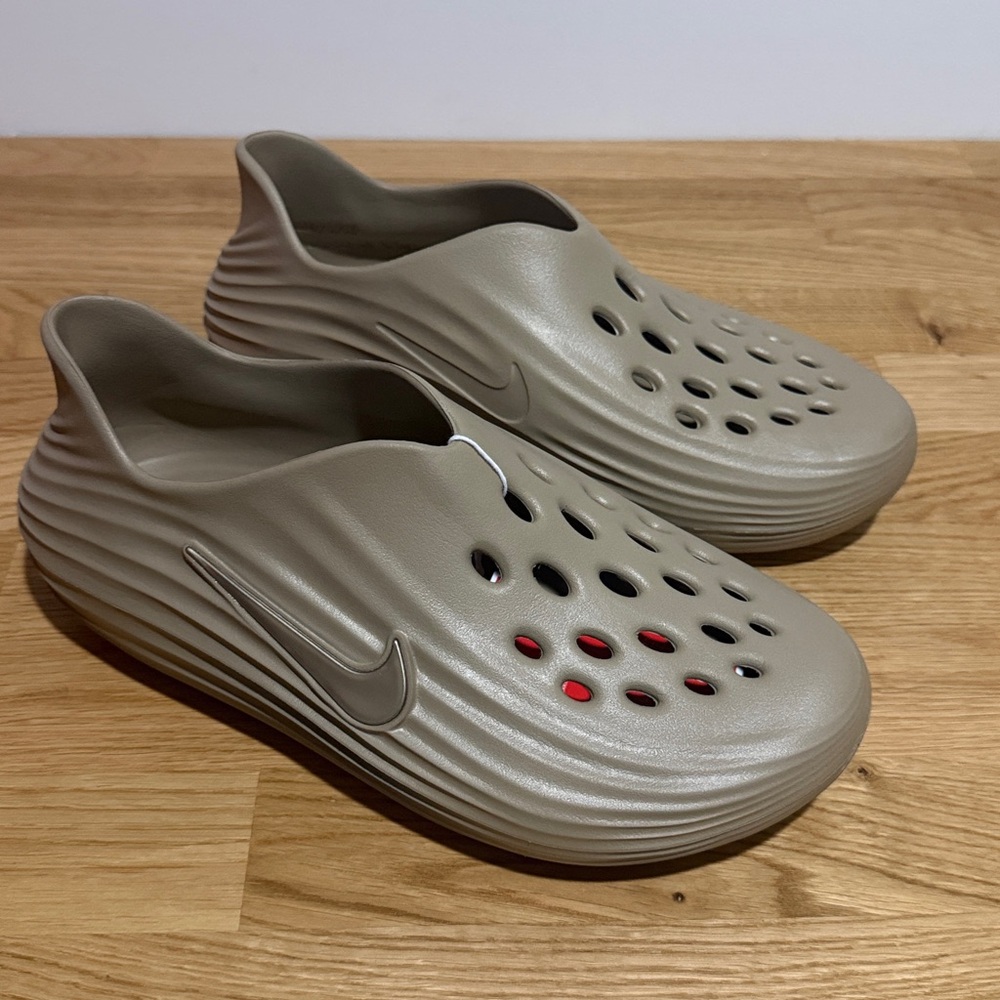 Brand new mens Nike React Rejuven8 size 9 Sandals